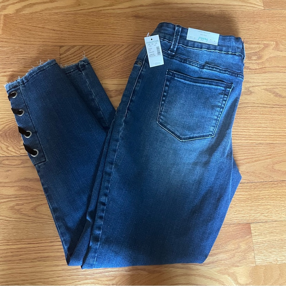 NEW Maurices Denim Flex Mid Rise Jegging Jeans with ankle lacing